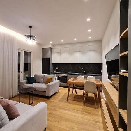 Adore - Modern Apartment ติรานา ภายนอก รูปภาพ