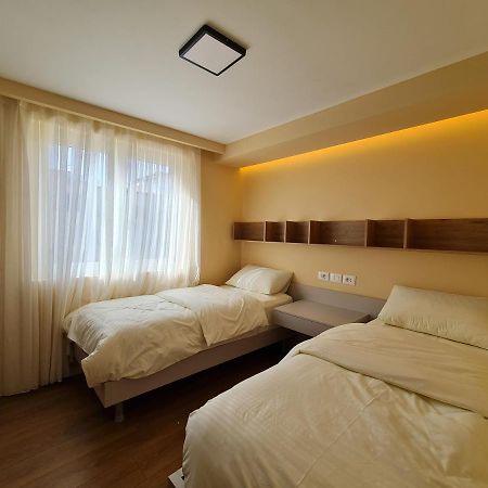 Adore - Modern Apartment ติรานา ภายนอก รูปภาพ