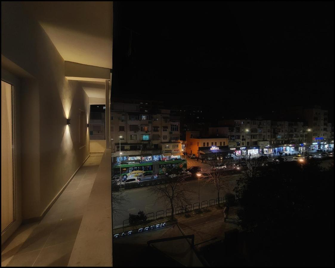Adore - Modern Apartment ติรานา ภายนอก รูปภาพ