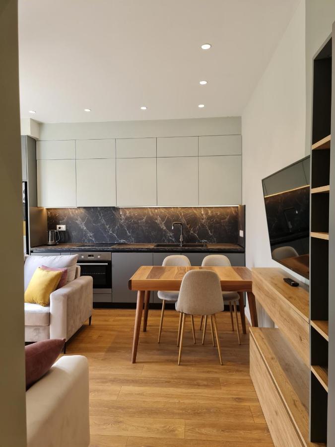 Adore - Modern Apartment ติรานา ภายนอก รูปภาพ