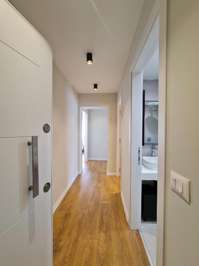 Adore - Modern Apartment ติรานา ภายนอก รูปภาพ