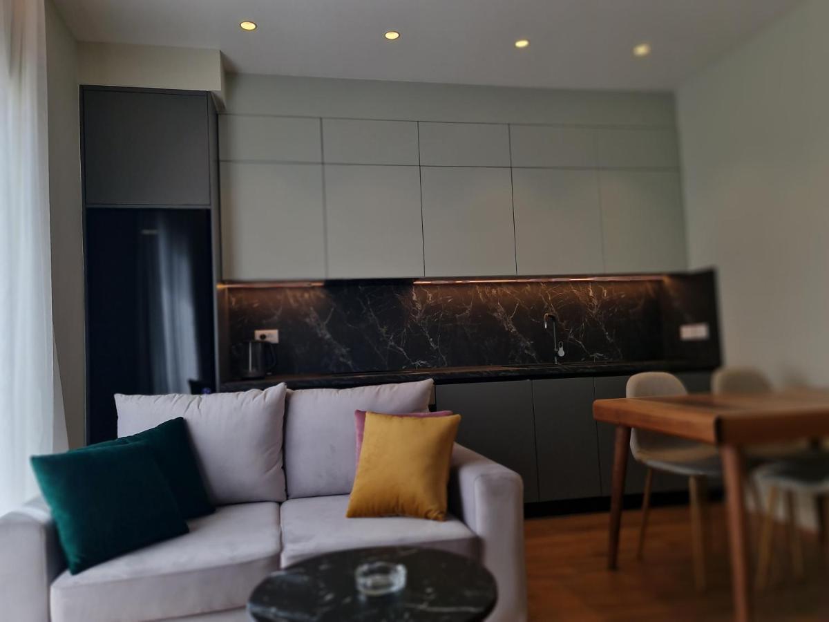 Adore - Modern Apartment ติรานา ภายนอก รูปภาพ