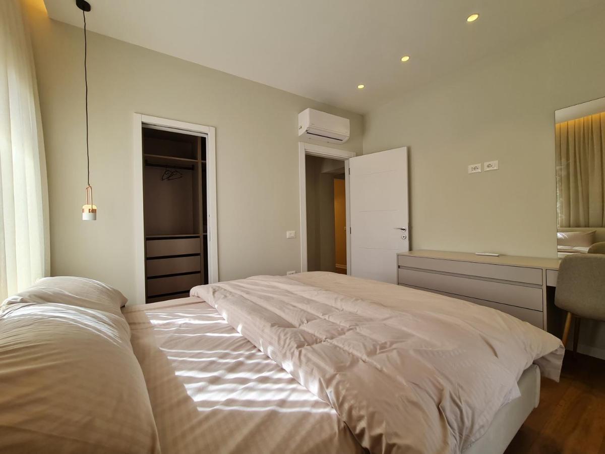 Adore - Modern Apartment ติรานา ภายนอก รูปภาพ