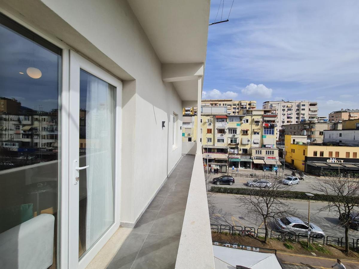Adore - Modern Apartment ติรานา ภายนอก รูปภาพ