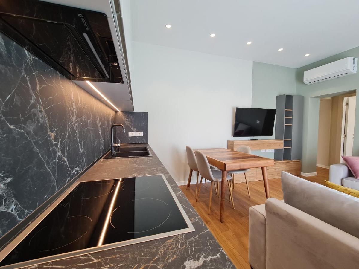 Adore - Modern Apartment ติรานา ภายนอก รูปภาพ